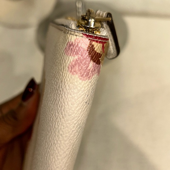 Coach Rose long zippy Wallet - Picture 4 of 15